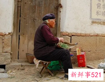 女人梦到已故的长辈吃饭