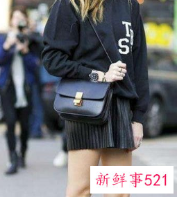 小皮裙怎么搭配上衣外套