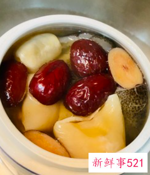 如何煲海参花胶汤