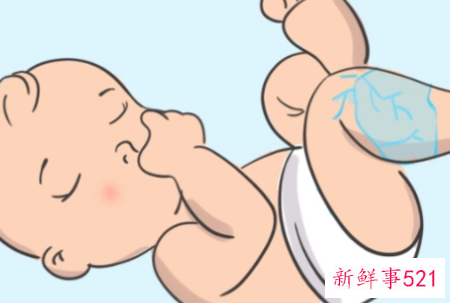 新生儿眼皮肿是什么原因