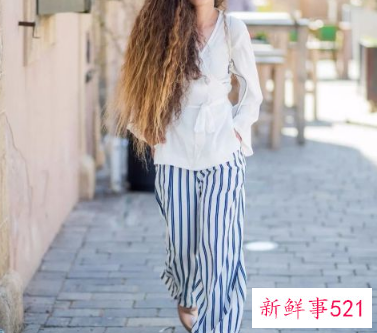 白色上衣怎么穿搭