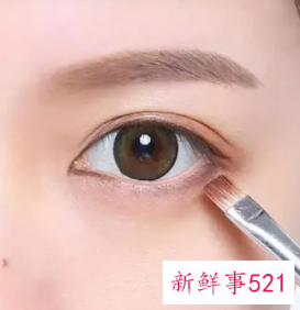 化妆品残留在皮肤里好多年