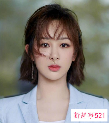 杨紫、李现同框亮相《新闻联播》