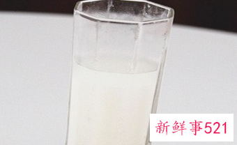 牛奶和奶粉哪个有营养哪个更好