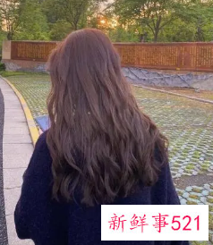 发量少细软的烫发发型