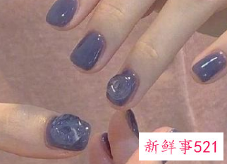 皮肤偏黄涂什么颜色的指甲油