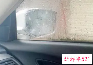 如何去除侧窗玻璃雨水和雾