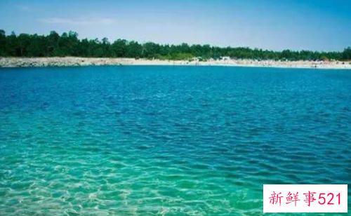 梦见很多大湖水