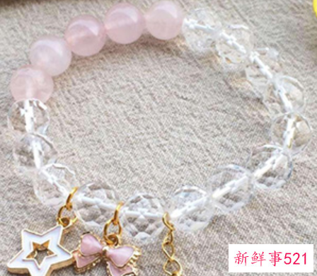 女生带手链带什么