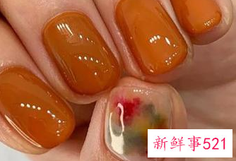 皮肤偏黄涂什么颜色的指甲油