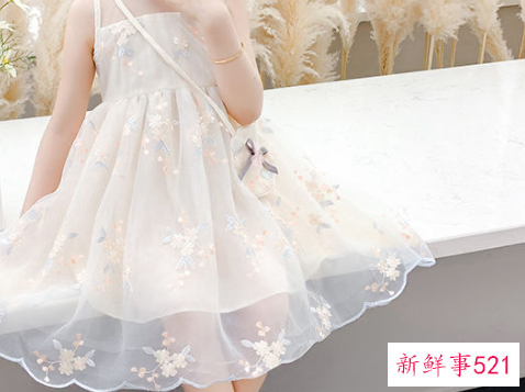 夏天出生适合穿什么颜色衣服