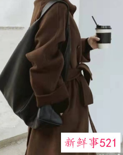 皮肤黑穿什么颜色大衣