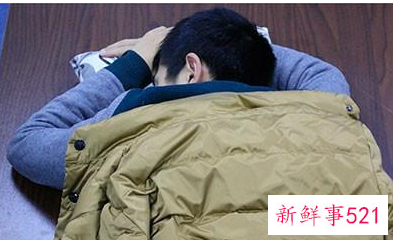 天天睡到中午起来的人废了