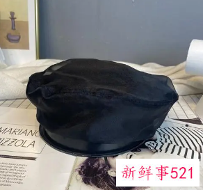 羽绒服搭配什么帽子好看