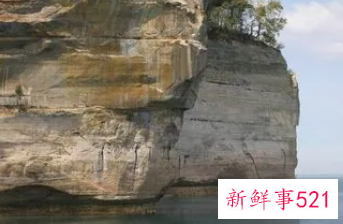 梦见平安下到悬崖底部