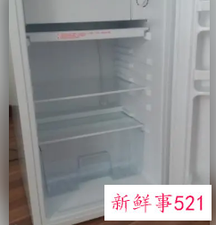 冰箱上有一个小门那种叫什么