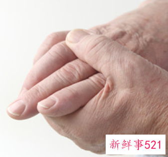 手指甲有月牙好还是没有月牙好