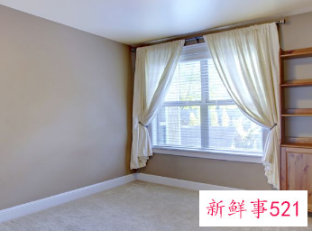 自己动手简单旧房翻新贴墙纸