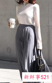 宽松长款白t恤搭配