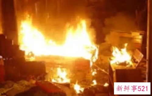 梦见放火烧别人房子