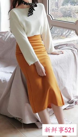 宽松长款白t恤搭配