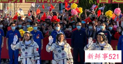 中国航天员首御“天和”巡太空，中国航天一幕震撼全球