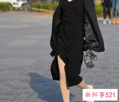 春季连衣长裙如何搭配