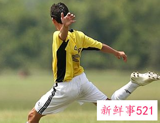 做梦梦见踢足球