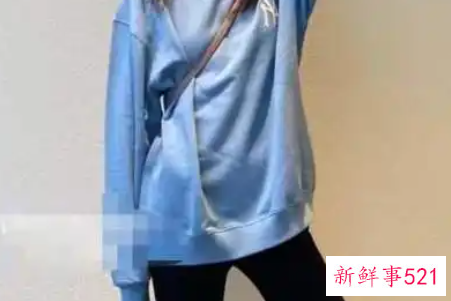 女生宽松卫衣如何搭配好看