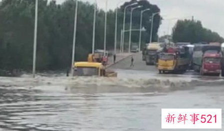 开车开到水深的地方怎么办