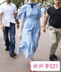 什么颜色的衣服穿着显白显年轻