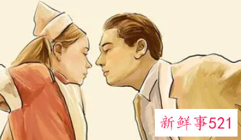 和同事暧昧的表现