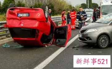 梦见把车开进河里了什么意思