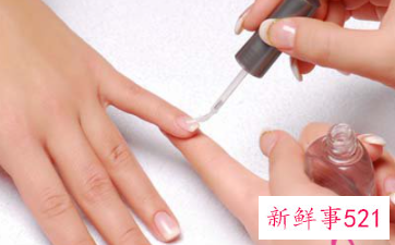 自己涂指甲油的步骤