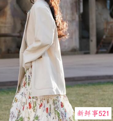 绿鞋配什么衣服