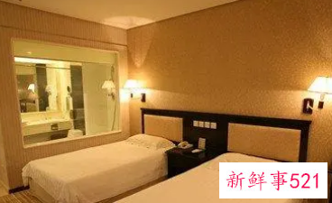 梦见酒店有摄像头