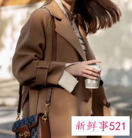 皮肤黑穿什么颜色大衣