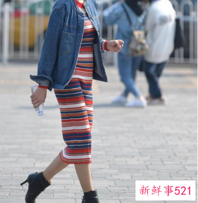 春季连衣长裙如何搭配