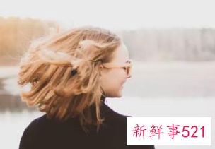会说话的女人给人感觉