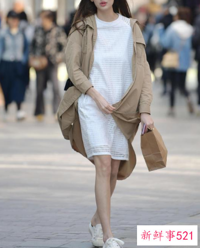 春季连衣长裙如何搭配