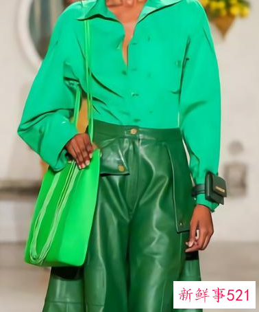 绿鞋配什么衣服