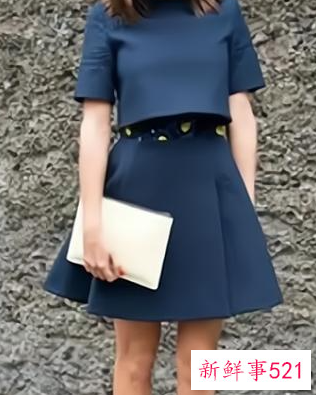 绿鞋配什么衣服