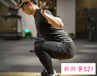 锻炼深蹲的正确姿势