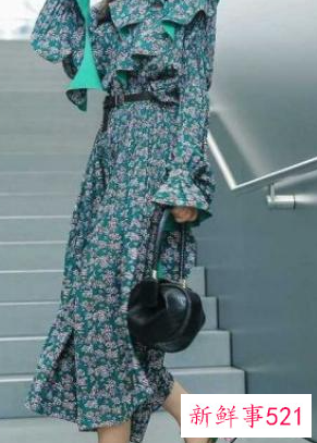 绿鞋配什么衣服