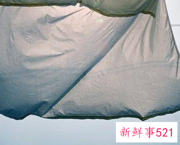 粉色床单上有一黄渍怎么洗掉