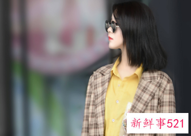 什么颜色的衣服穿着显白显年轻