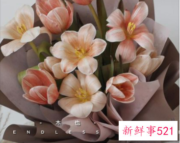 送给女朋友生日花卡片写什么