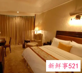 梦见酒店有摄像头