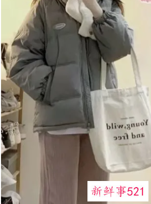 粉色t恤下身怎么搭