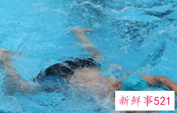 游泳比赛蛙泳犯规吗